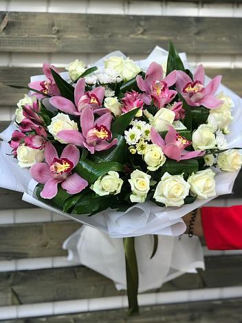 Букет цветов из: Розы и Хризантемы в Истре