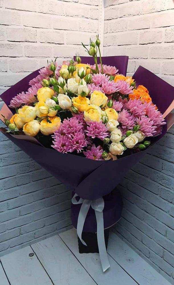 Букет цветов из: Хризантемы и Розы в Истре