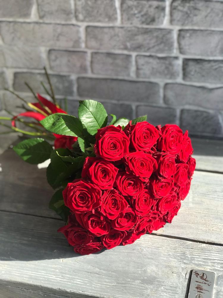 Букет Красные розы Фридом в Истре