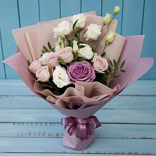 Букет цветов из:  Розы и Лизиантусы в Истре