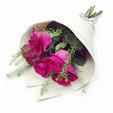 Букет цветов из:  Розы в Истре