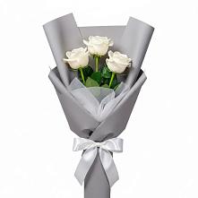 Букет 3 белые розы в Истре