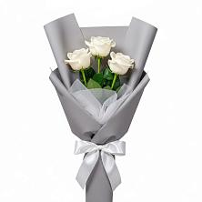Букет 3 белые розы в Истре