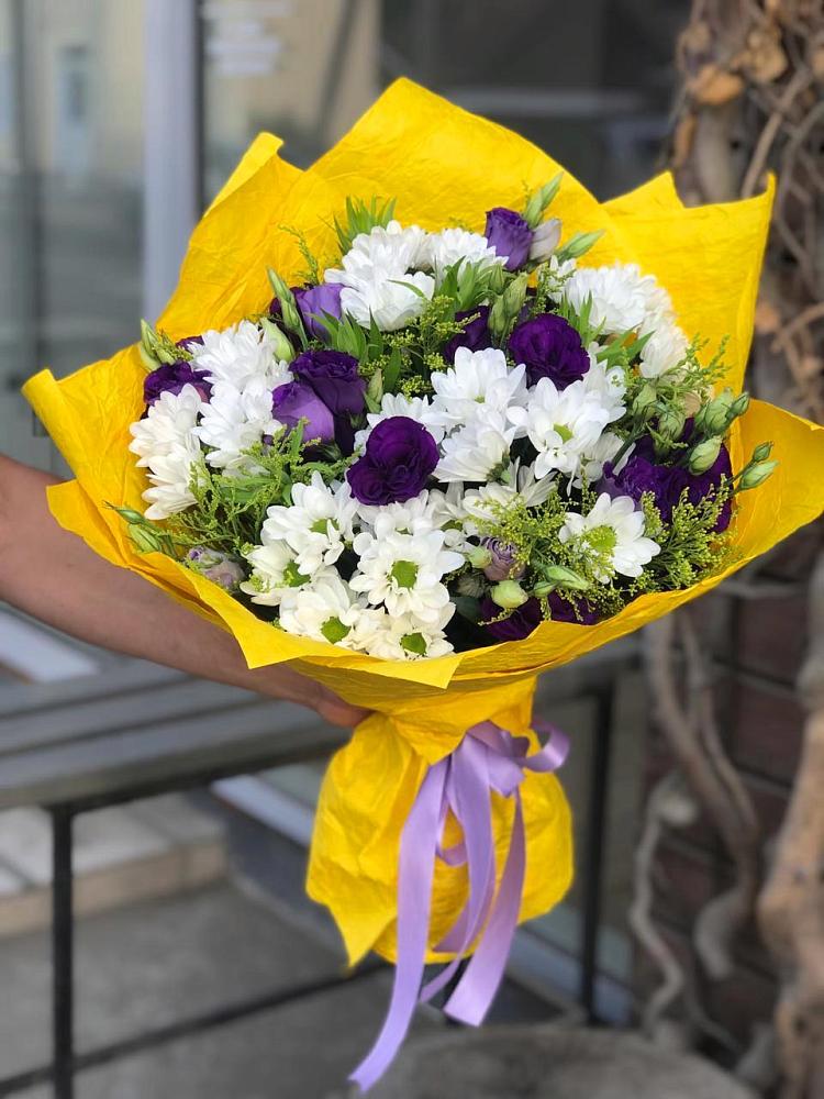 Букет цветов из: Ирисы, Хризантемы и Ромашки в Истре