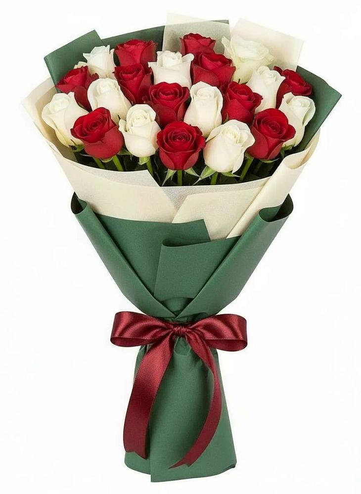 Букет Микс из красных и белых роз в Истре