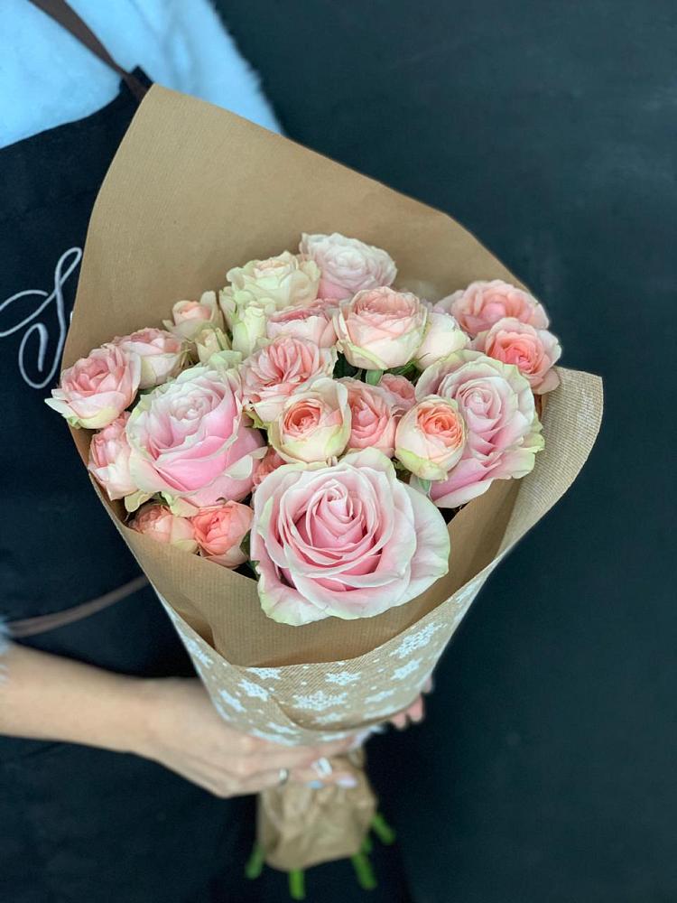 Букет цветов из: Хризантемы и Розы в Истре