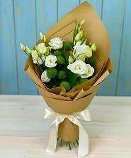 Букет цветов из:  Хризантемы и Лизиантусы в Истре