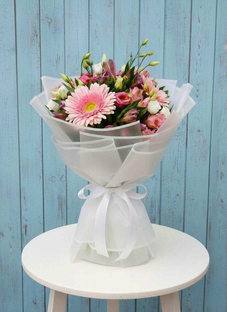 Букет цветов из: Герберы, Альстромерии и Лизиантусы в Истре