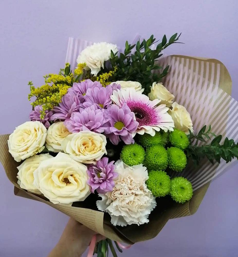 Букет цветов из: Хризантемы, Розы, Гвоздики и Герберы в Истре