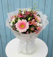 Букет цветов из:  Герберы, Альстромерии и Лизиантусы в Истре