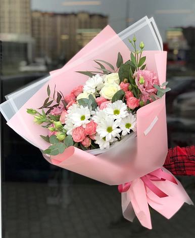 Букет цветов из: Розы, Лизиантусы и Хризантемы в Истре